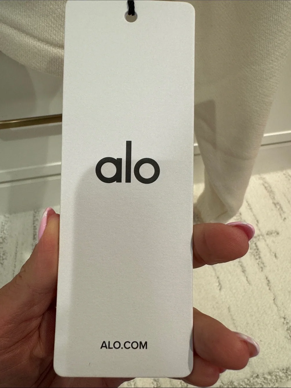 ALO Yoga Cream Cropped Turtleneck Sweater